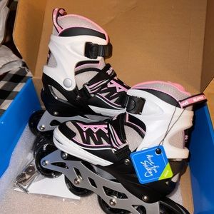 Pink Girls Light up wheels Beginner Roller Skates for Kids